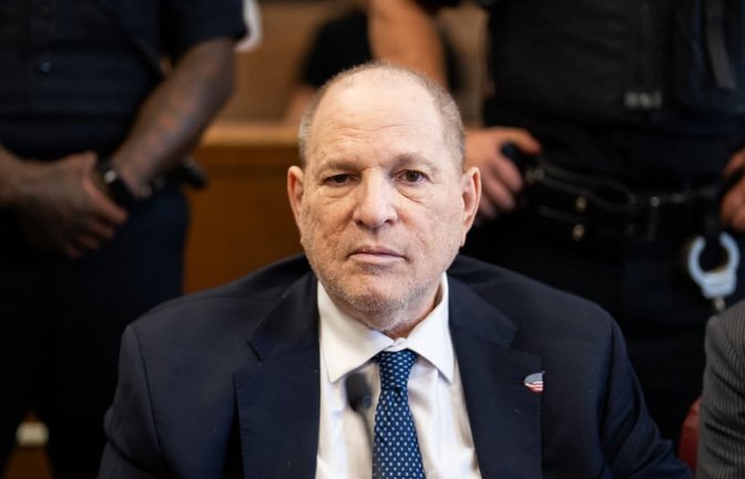Harvey Weinstein ist zu einer Haftstrafe von 15 Jahren verurteilt worden.<span class='image-autor'>Adam Gray/POOL Bloomberg/AP/dpa</span>