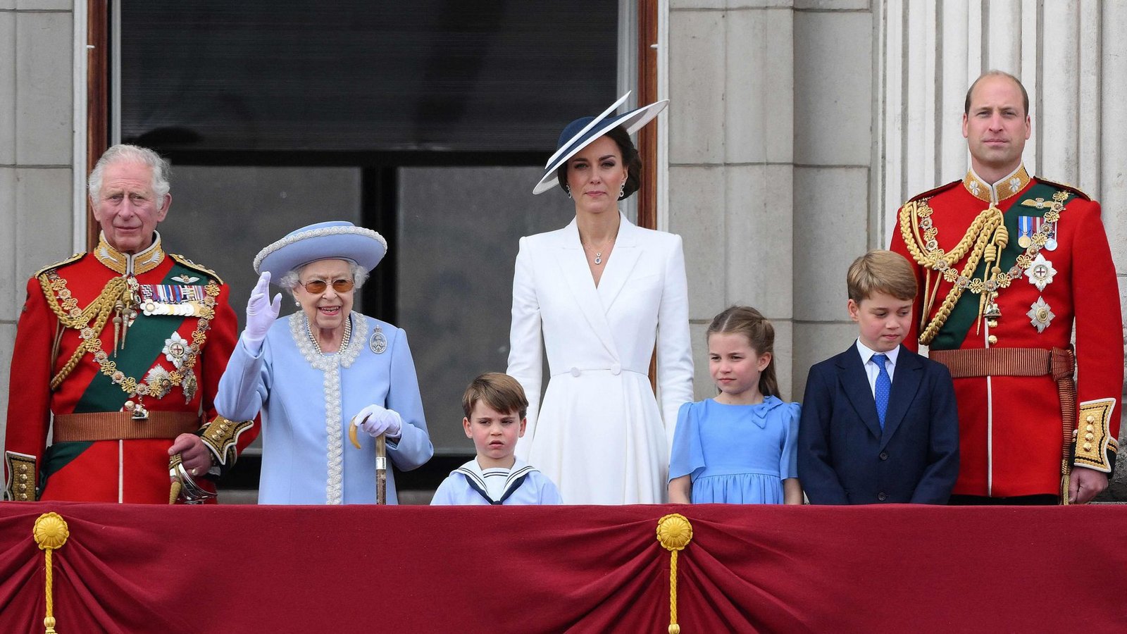 Beim „Platinum Jubilee“ mit Queen Elizabeth II. auf dem Balkon des Buckingham Palace.Foto: AFP/DANIEL LEAL