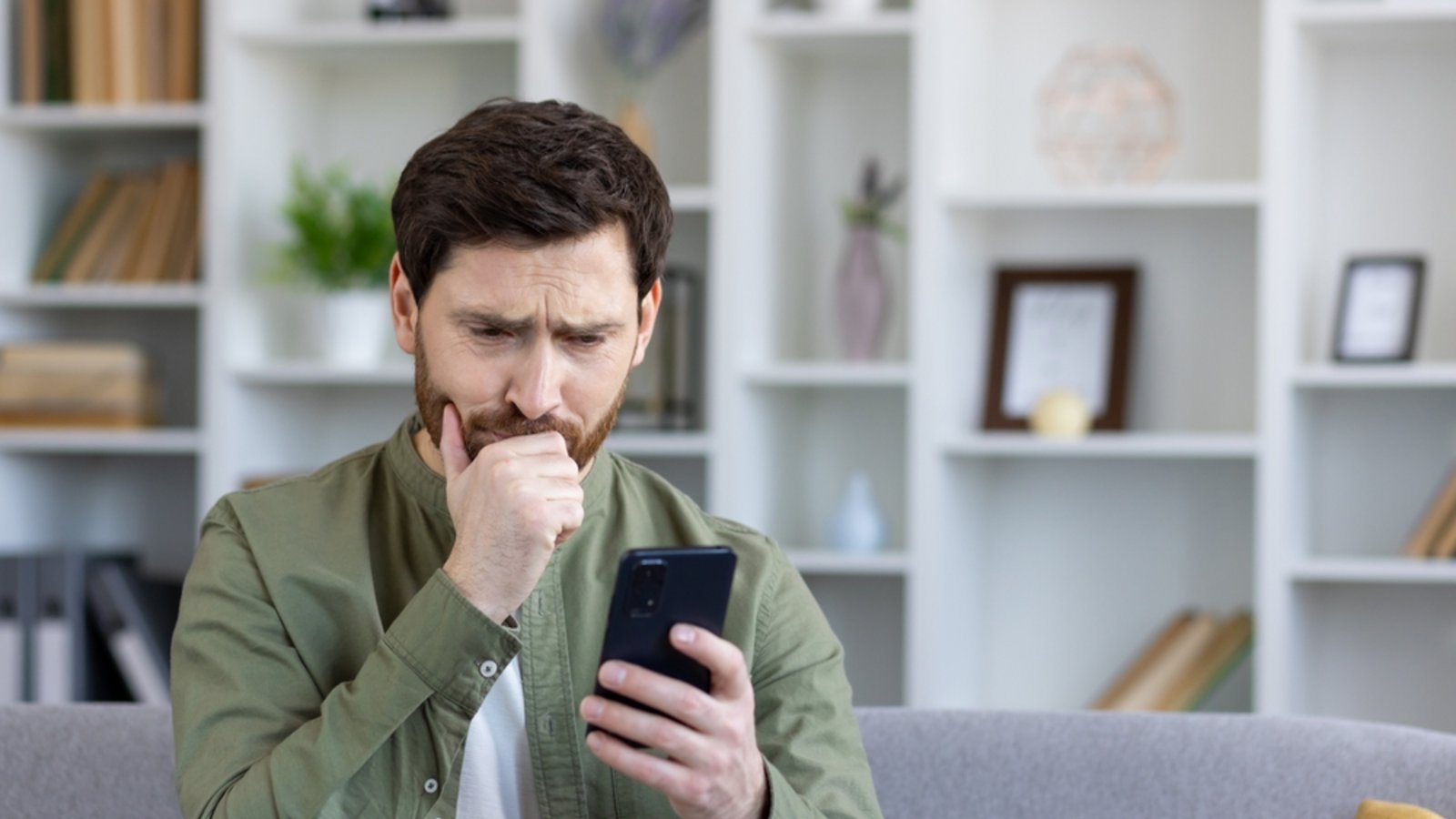 Wer ruft denn da an?Foto: voronaman / shutterstock.com