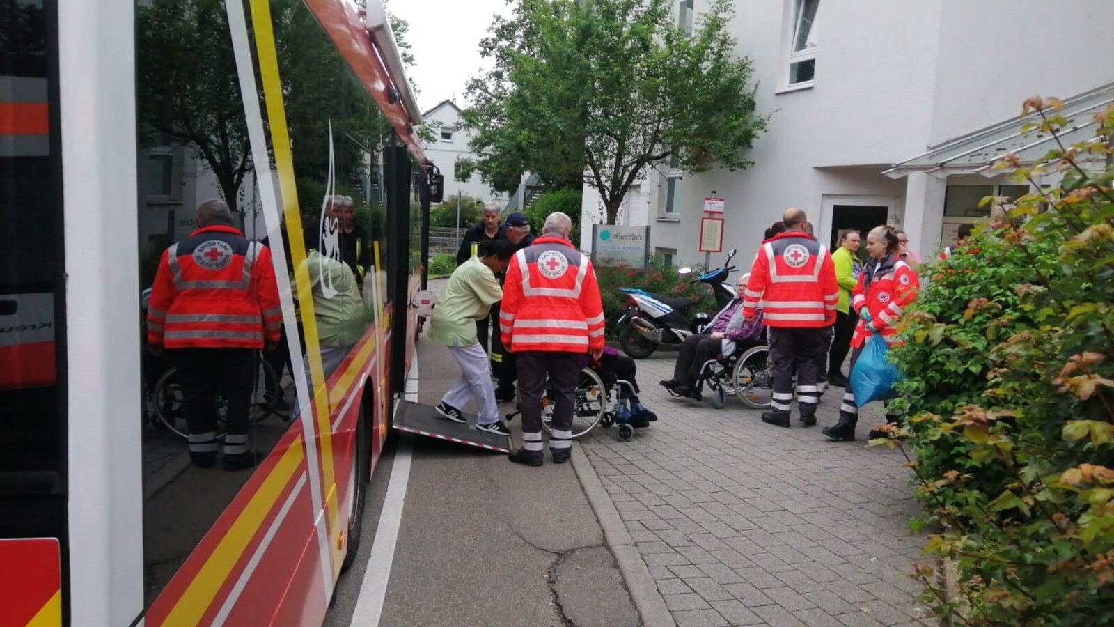 Das Pflegeheim in Steinheim musste evakuiert werden.Foto: StZN/Karin Götz Das Pflegeheim in Steinheim musste evakuiert werden.Foto: StZN/Karin Götz