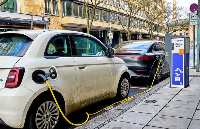 Ladesäulen gehören in Stuttgart inzwischen überall zum Stadtbild.<span class='image-autor'>Foto: imago/Bihlmayerfotografie</span>