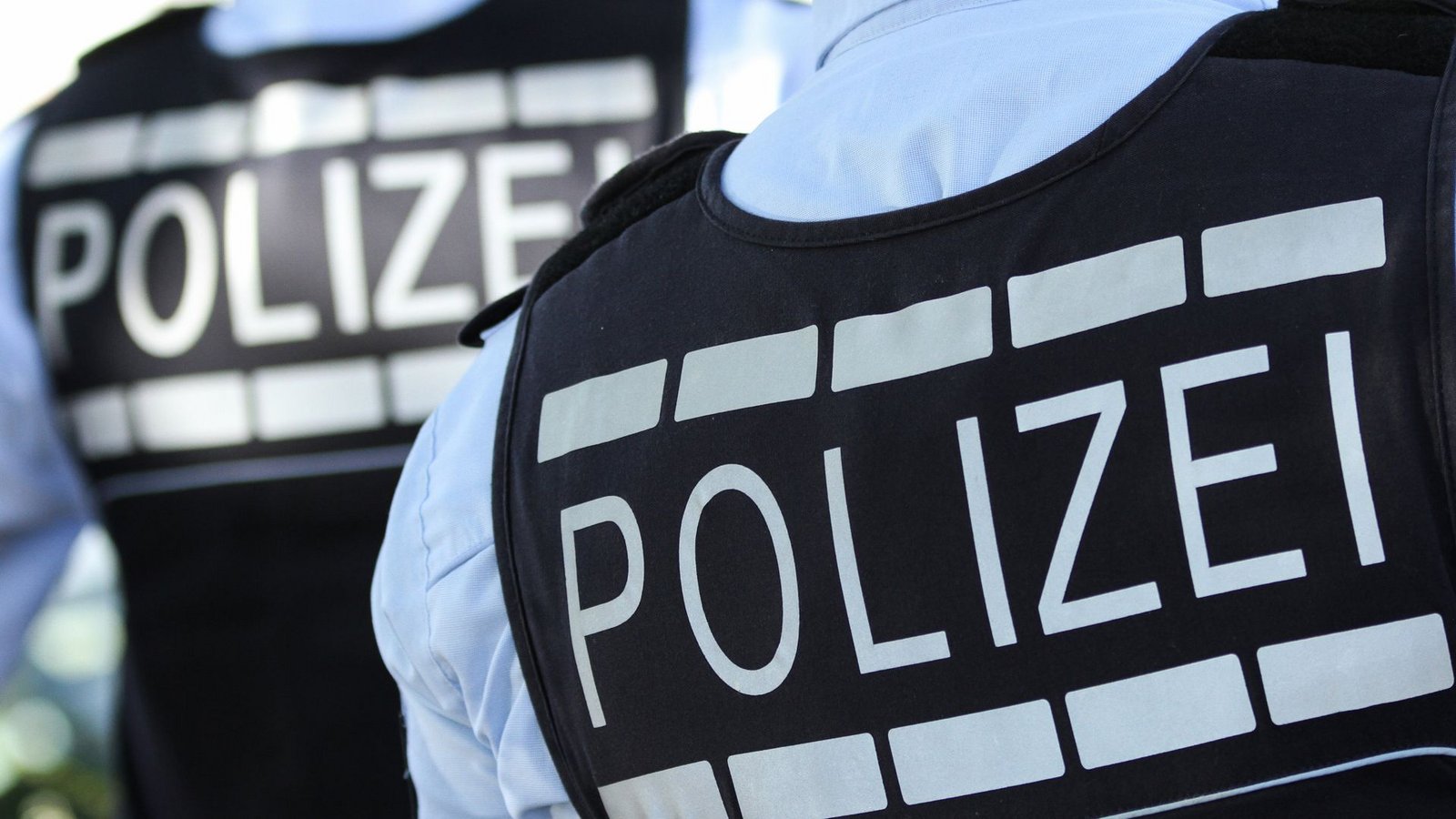 Die Polizei hat Anzeige gegen die beiden Männer erstattet. (Symbolbild)Foto: dpa/Silas Stein Die Polizei hat Anzeige gegen die beiden Männer erstattet. (Symbolbild)Foto: dpa/Silas Stein