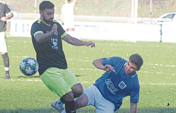 Kerim Gür (links) steht dem TSV Enzweihingen im Spiel gegen die stark eingeschätzte Bezirksliga-Reserve des TSV Phönix Lomersheim nicht zur Verfügung. Foto: Nachreiner