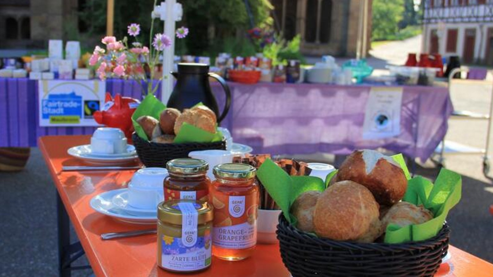 Im Klosterhof in Maulbronn kann man sich am Mittwoch (2. Juli) ein faires Frühstück schmecken lassen.  Foto: Stadt Maulbronn