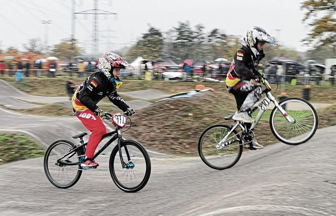 Adam Slassi und Noah Maisch sind für den MSC Strudelbachtal beim letzten BMX-Rennen der Saison in der Altersklasse 8 Jahre und jünger mitgefahren. Foto: privat