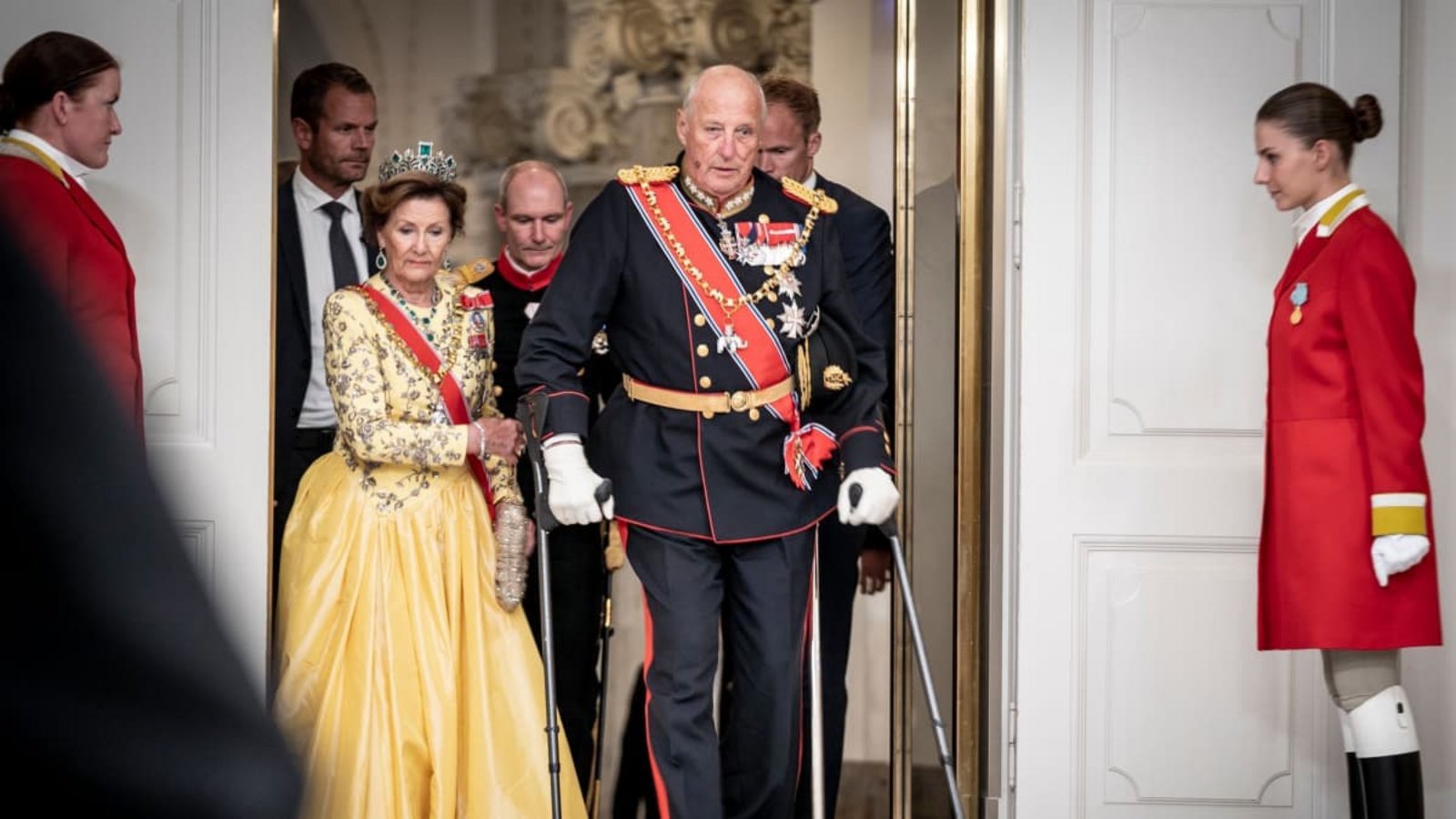 König Harald V. und Königin Sonja von Norwegen kommen zum Galabankett im Schloss Christiansborg im Jahr 2024. (Archivbild)Mads Claus Rasmussen/AP/dpa