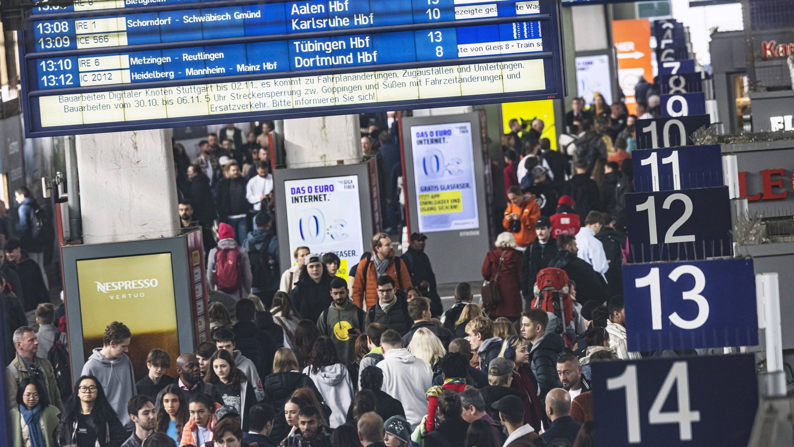 Viel Streß im Bahnverkehr – was macht das mit der Verkehrswende?Foto: IMAGO/Arnulf Hettrich/Arnulf Hettrich