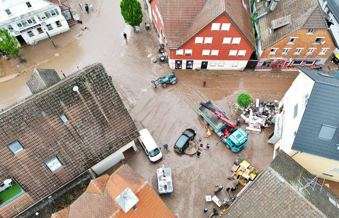 In Rudersberg im Rems-Murr-Kreis trat ein kleiner Bach völlig über seine Ufer.<span class='image-autor'>Foto: 7aktuell.de//Kevin Lermer</span>
