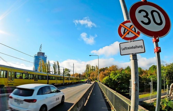 Das Tempolimit von 30 auf 40 Stundenkilometer an der Löwentorbrücke hatte bauliche Gründe. An Steigungsstrecken könnte dies laut Gutachten nun aber zur Dauerlösung werden.<span class='image-autor'>Foto: Lichtgut/Max Kovalenko</span>