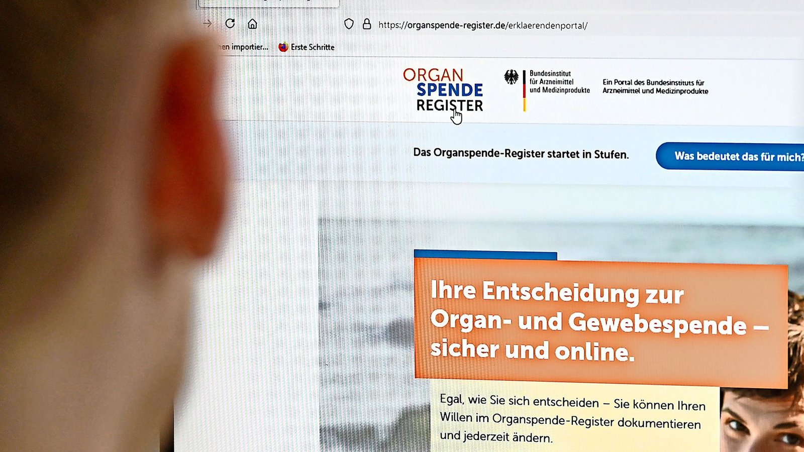 Der bundesweite Tag der Organspende appelliert an die Bürger, sich für oder gegen eine Organspende zu entscheiden (Symbolfoto).Foto: Anna Ross/dpa/Anna Ross