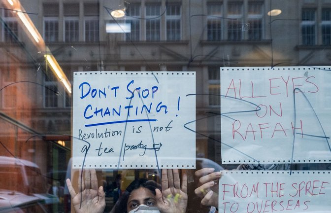 Rund 320 Protestierende waren am Mittwoch bei der Berliner Humboldt-Universität.<span class='image-autor'>Foto: dpa/Soeren Stache</span>