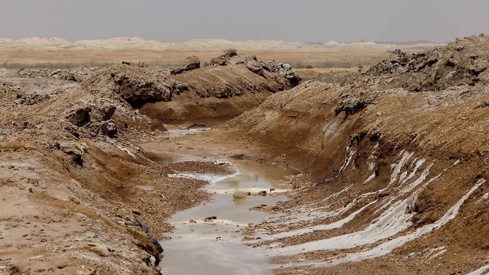 El Niño sorgt einerseits für schwere Regenfälle in einigen Weltregionen, andererseits auch für Dürren.Foto: picture alliance/SIPA/dpa