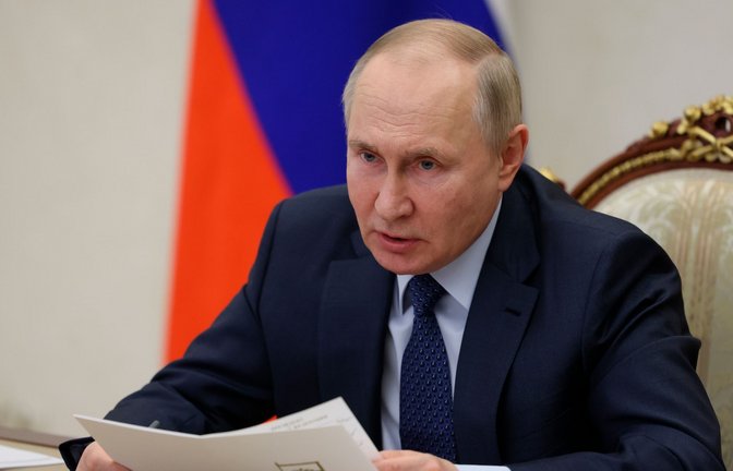 Der russische Präsident Wladimir Putin erwartet für sein Land keine Nachteile durch die von den G7-Ländern und der EU beschlossenen Preisobergrenze für russisches Öl.<span class='image-autor'>Foto: Mikhail Metzel/Pool Sputnik Kremlin/AP/dpa</span>