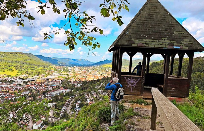 Von der Schleicherhütte hat man beste Aussichten auf Ebingen.<span class='image-autor'>Foto: Jakob Panitz</span>