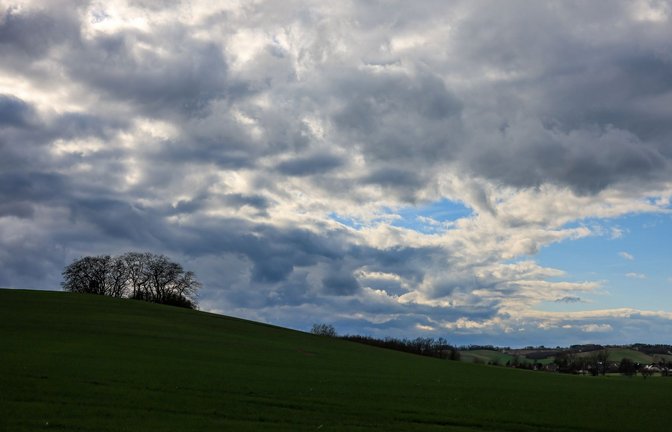 Das Wetter in den kommenden Tagen zeigt sich unbeständig. (Symbolbild)<span class='image-autor'>Foto: Jan Woitas/dpa</span>