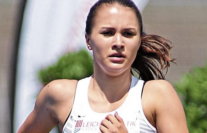 Die Tartanbahn war fast ihre zweite Heimat: Svenja Groß wollte auf der einfachen oder doppelten Stadionrunde richtig angreifen. Foto: Küppers
