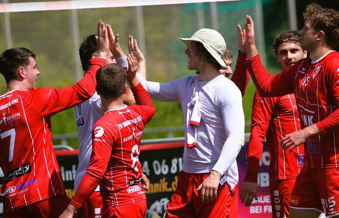 Der Jubel ist groß: Der erste Saisonsieg gelingt dem TV Vaihingen gleich im ersten Spiel. <span class='image-autor'>Foto: Küppers</span>