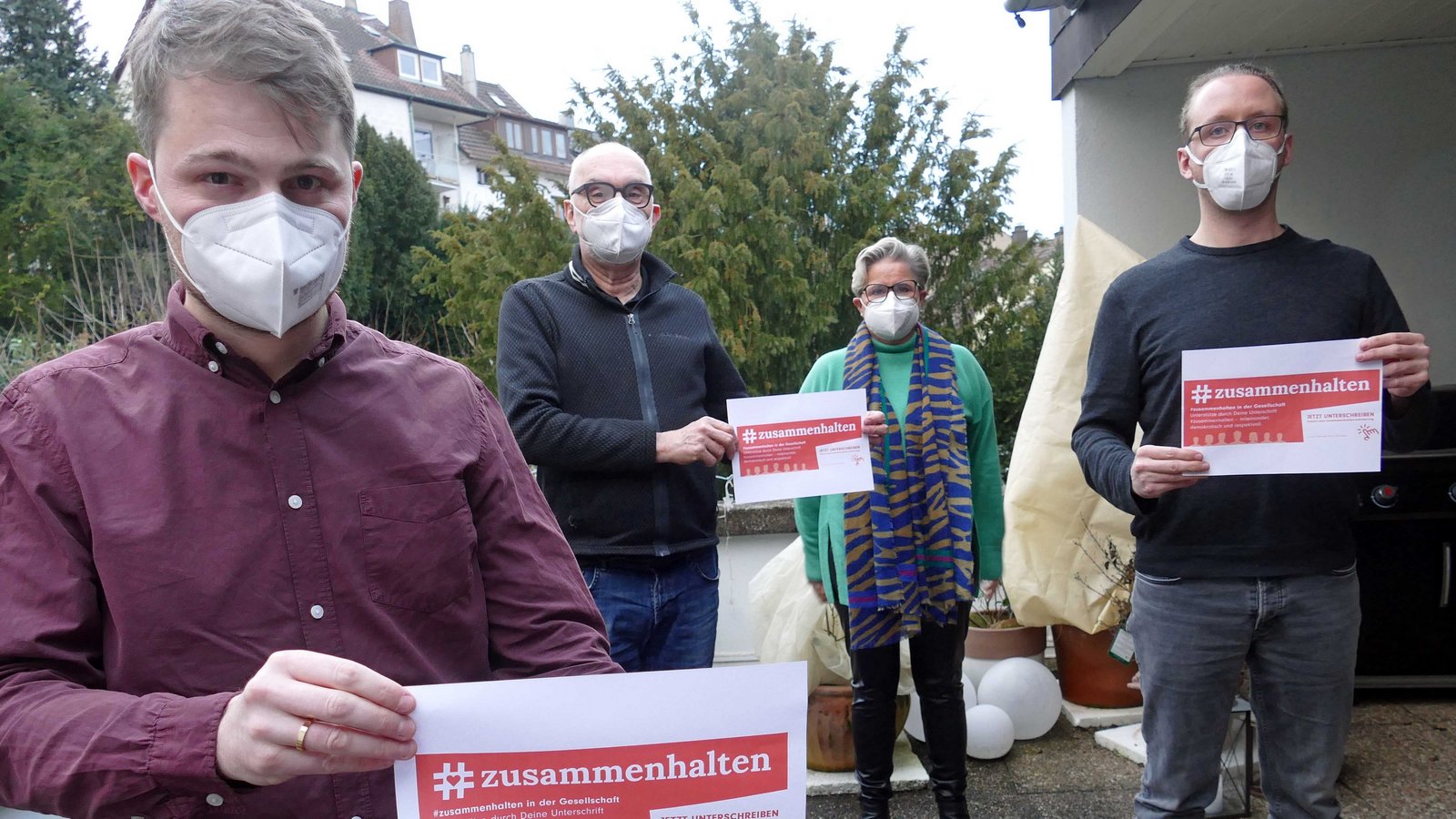 Sehen sich schlicht als Menschen, die sich für eine demokratische Gesellschaft stark machen wollen (von links): Theo Seemann, Gerhard Baral, Heike Reisner-Baral und Christian Schmidt. Foto: Roth Sehen sich schlicht als Menschen, die sich für eine demokratische Gesellschaft stark machen wollen (von links): Theo Seemann, Gerhard Baral, Heike Reisner-Baral und Christian Schmidt. Foto: Roth