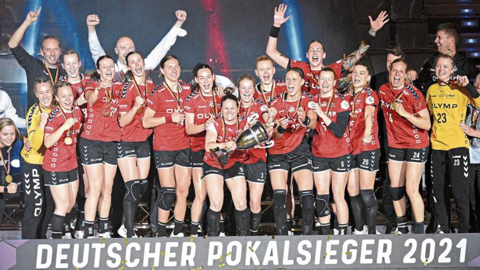 Vor Kurzem feierten die Handballerinnen der SG BBM Bietigheim in Stuttgart den DHB-Pokal-Sieg. Foto: Eibner