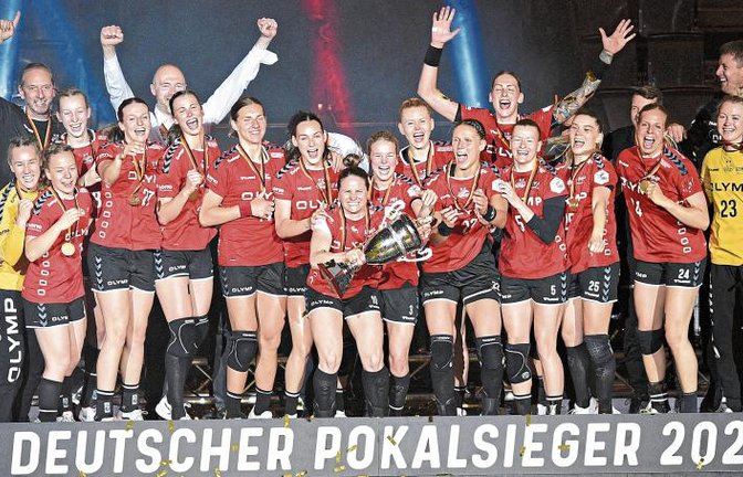 Vor Kurzem feierten die Handballerinnen der SG BBM Bietigheim in Stuttgart den DHB-Pokal-Sieg. Foto: Eibner