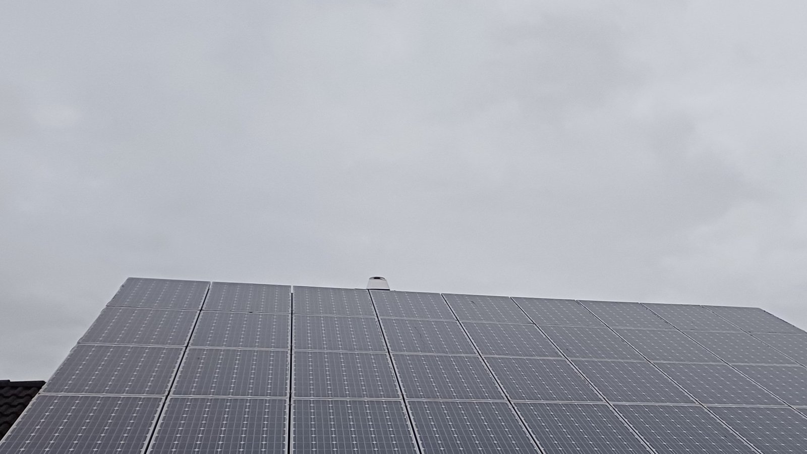 Auf Vaihinger Dächern ist noch Potenzial für Photovoltaik-Anlagen, deren Strom auch für Wärmepumpen genutzt werden kann. Foto: Rücker Auf Vaihinger Dächern ist noch Potenzial für Photovoltaik-Anlagen, deren Strom auch für Wärmepumpen genutzt werden kann. Foto: Rücker