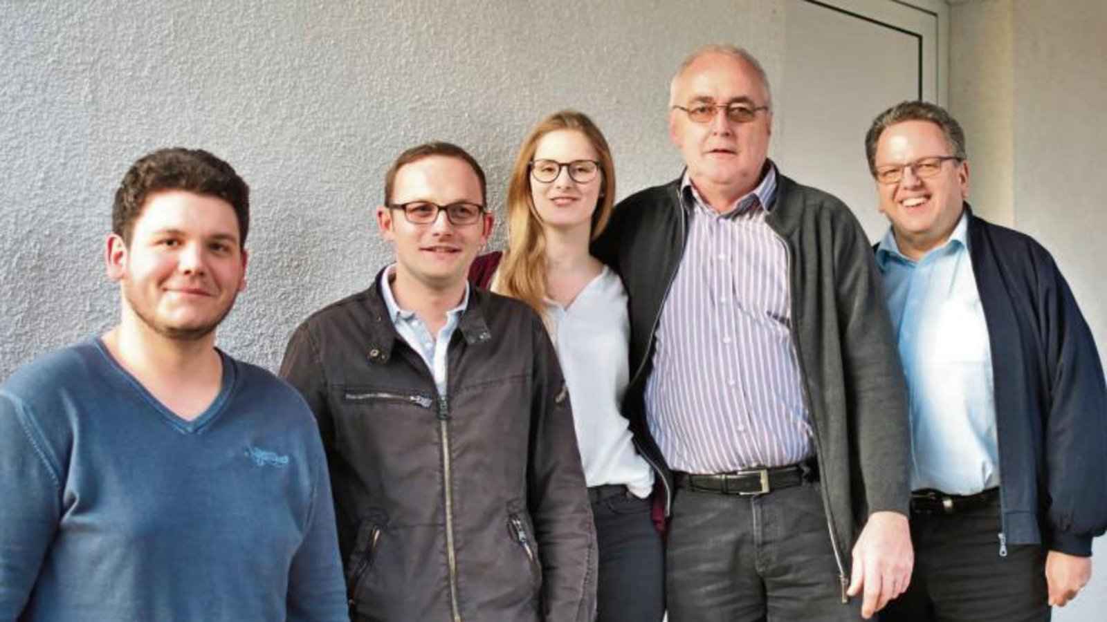 Neuer Dirigent: von links Christian Geltner, Christian Werner, Wiebke Kitzberger (Dirigentin Jugendorchester), zweiter Vorsitzender Erich Santi und Vorsitzender Reimund Scheytt. Foto: p Neuer Dirigent: von links Christian Geltner, Christian Werner, Wiebke Kitzberger (Dirigentin Jugendorchester), zweiter Vorsitzender Erich Santi und Vorsitzender Reimund Scheytt. Foto: p