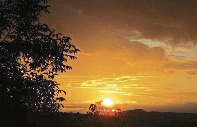 Diesen schönen Sonnenuntergang hat unser Leser Wolfgang Brose aus Illingen mit der Kamera eingefangen.