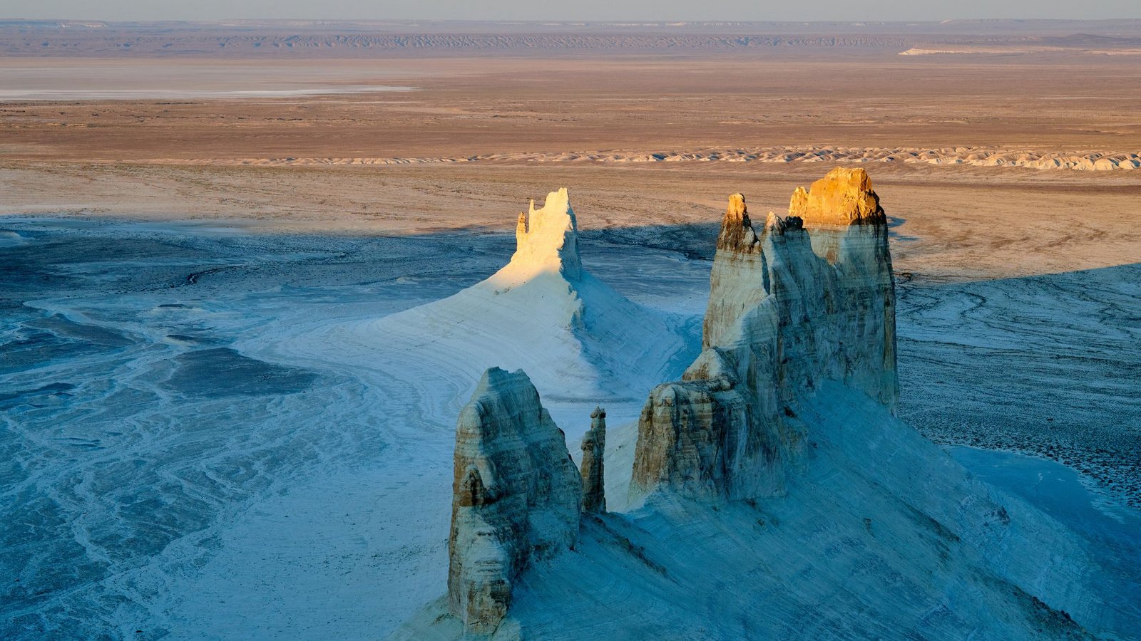 Das Ustyurt Plateau in Kasachstan ist der trockene Grund eines einst gewaltigen trockenen Ozeans – Neotethys.Foto: Imago/Dreamstime Das Ustyurt Plateau in Kasachstan ist der trockene Grund eines einst gewaltigen trockenen Ozeans – Neotethys.Foto: Imago/Dreamstime