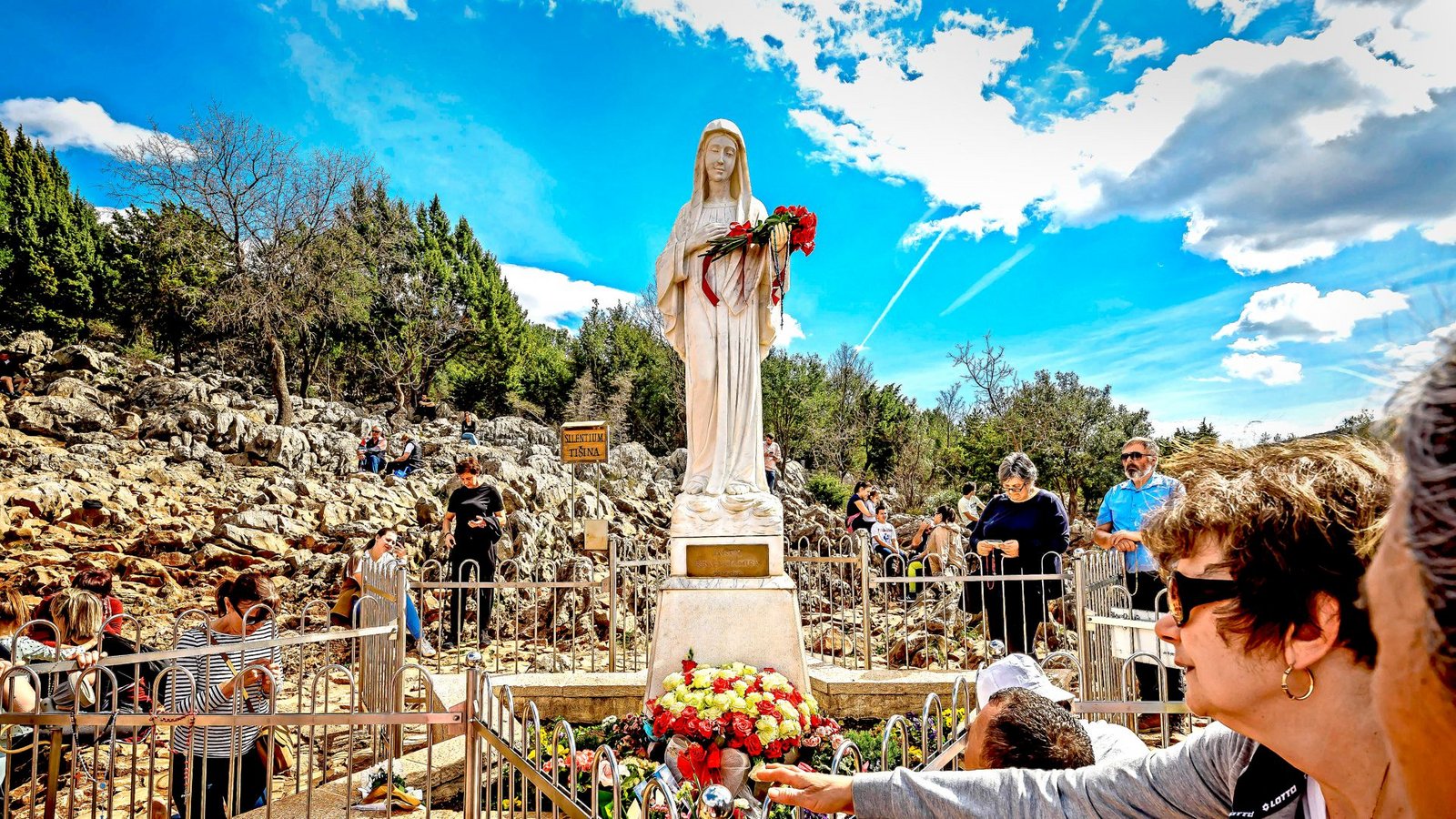 Die Marienstatue von Medjugorje: Für Gläubige ein Wallfahrtsort.Foto: /IMAGO/Zvonimir Barisin