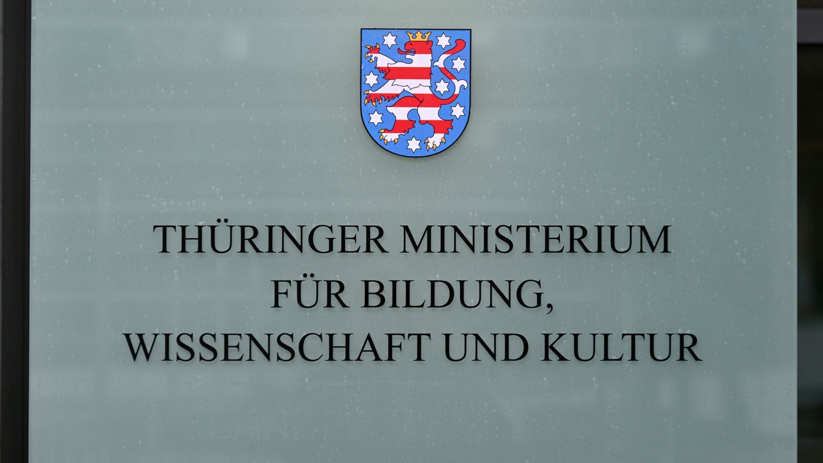 Das Bildungsministerium äußert sich.Foto: Martin Schutt/dpa/Martin Schutt Das Bildungsministerium äußert sich.Foto: Martin Schutt/dpa/Martin Schutt