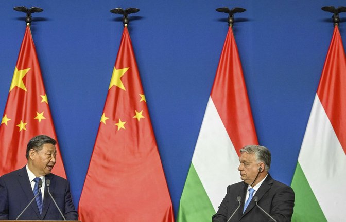 Viktor Orbán zu Gast bei Xi Jinping.<span class='image-autor'>Foto: dpa/Szilard Koszticsak</span>