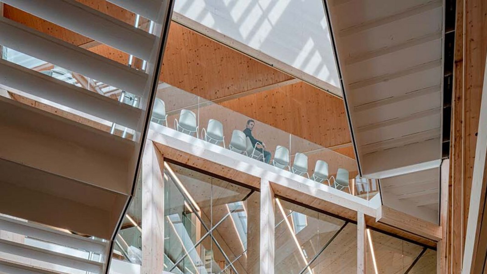 Blick in die Bibliothek in Barcelona.Foto: Mies Award 2024/Jésus Granada