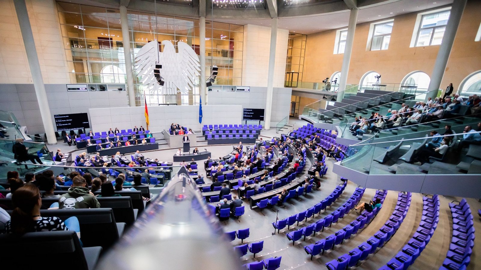 Der Bundestag ist derzeit so groß wie nie zuvor.Foto: Christoph Soeder/dpa