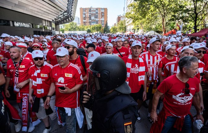 Schon lange vor der Partie tummelten sich viele Union-Fans in Madrid.<span class='image-autor'>Foto: IMAGO/ABACAPRESS/IMAGO/Europa Press/ABACA</span>