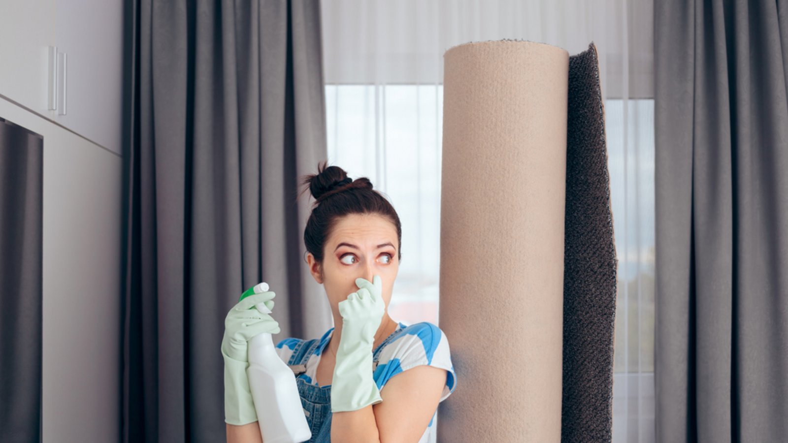 Trotz der Reinigung stinkt der Teppich noch...Foto: Nicoleta Ionescu / shutterstock.com Trotz der Reinigung stinkt der Teppich noch...Foto: Nicoleta Ionescu / shutterstock.com