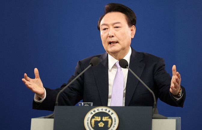 Südkoreas Präsident Yoon Suk Yeol schließt Waffenlieferungen an die Ukraine nicht aus.<span class='image-autor'>Foto: AFP/Kim Hong-Ji</span>