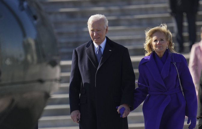 Joe und Jill Biden: Ein Leibwächter der Ex-First Lady schoss sich bei einem Unfall selbst an. (Archivbild)<span class='image-autor'>Foto: IMAGO/MediaPunch/Chris Kleponis - Pool via CNP</span>