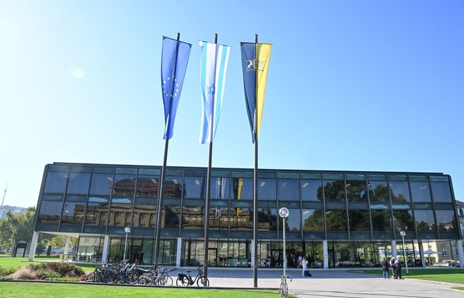 Israels Fahne vor dem Landtag in Stuttgart<span class='image-autor'>Foto: dpa/Bernd Weißbrod</span>