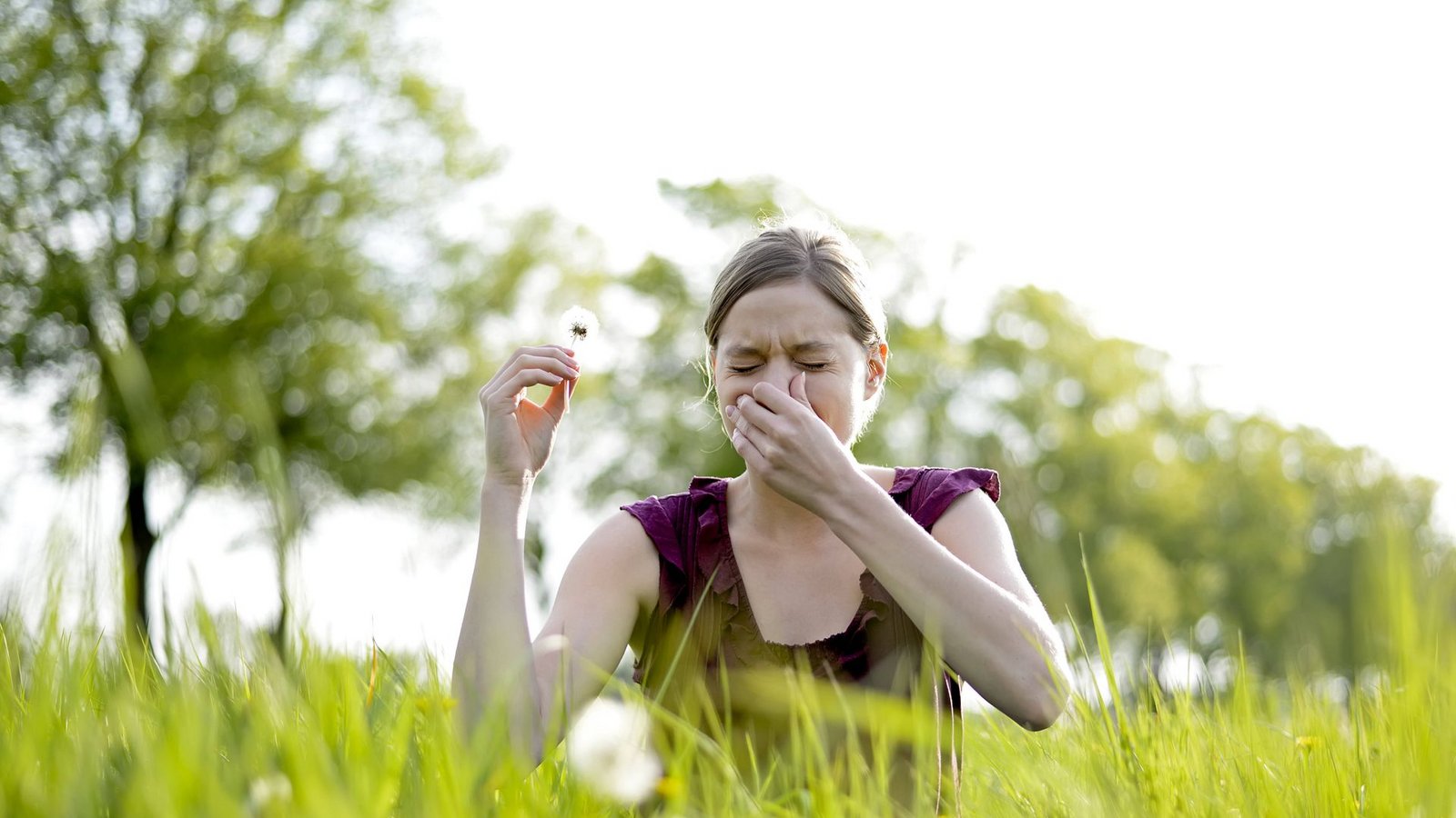 Haatschi – Besonders auf Wiesen und Feldern haben Allergiker in den Frühling- und Sommermonaten mit allergischen Reaktionen zu kämpfen.Foto: imago/luna Haatschi – Besonders auf Wiesen und Feldern haben Allergiker in den Frühling- und Sommermonaten mit allergischen Reaktionen zu kämpfen.Foto: imago/luna