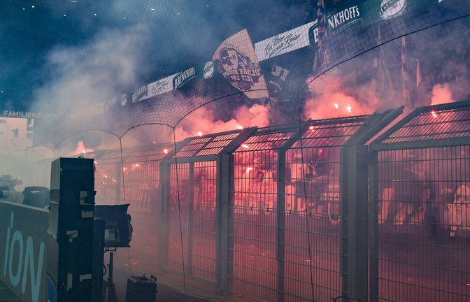 Die Bochumer Fankurve stand am 28. Januar in Flammen. (Archivbild)<span class='image-autor'>Foto: IMAGO/pepphoto/IMAGO/pepphoto / Horst Mauelshagen</span>