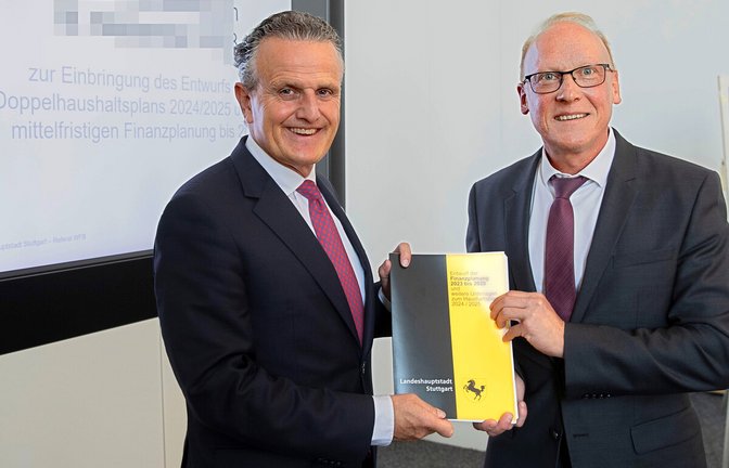 Bei der Präsentation des laufenden Haushalts zeigten OB Nopper und Bürgermeister Fuhrmann (rechts) freundliche Mienen. Inzwischen ist die Lage ernst.<span class='image-autor'>Foto: Lichtgut/Leif Piechowski</span>