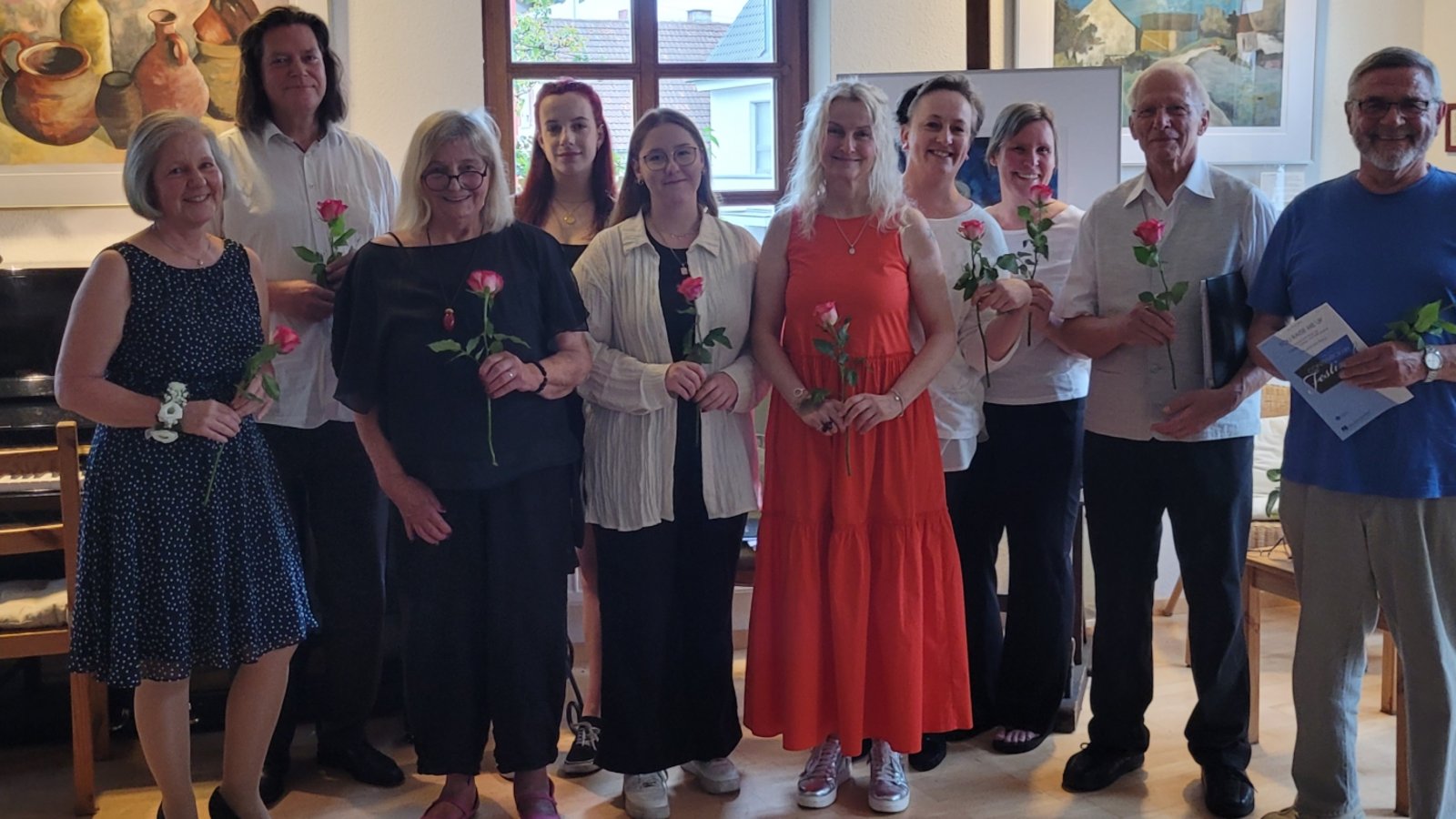 Haben gut unterhalten: die Sängerinnen und Sänger sowie Musiker in Sersheim. Foto: p Haben gut unterhalten: die Sängerinnen und Sänger sowie Musiker in Sersheim. Foto: p
