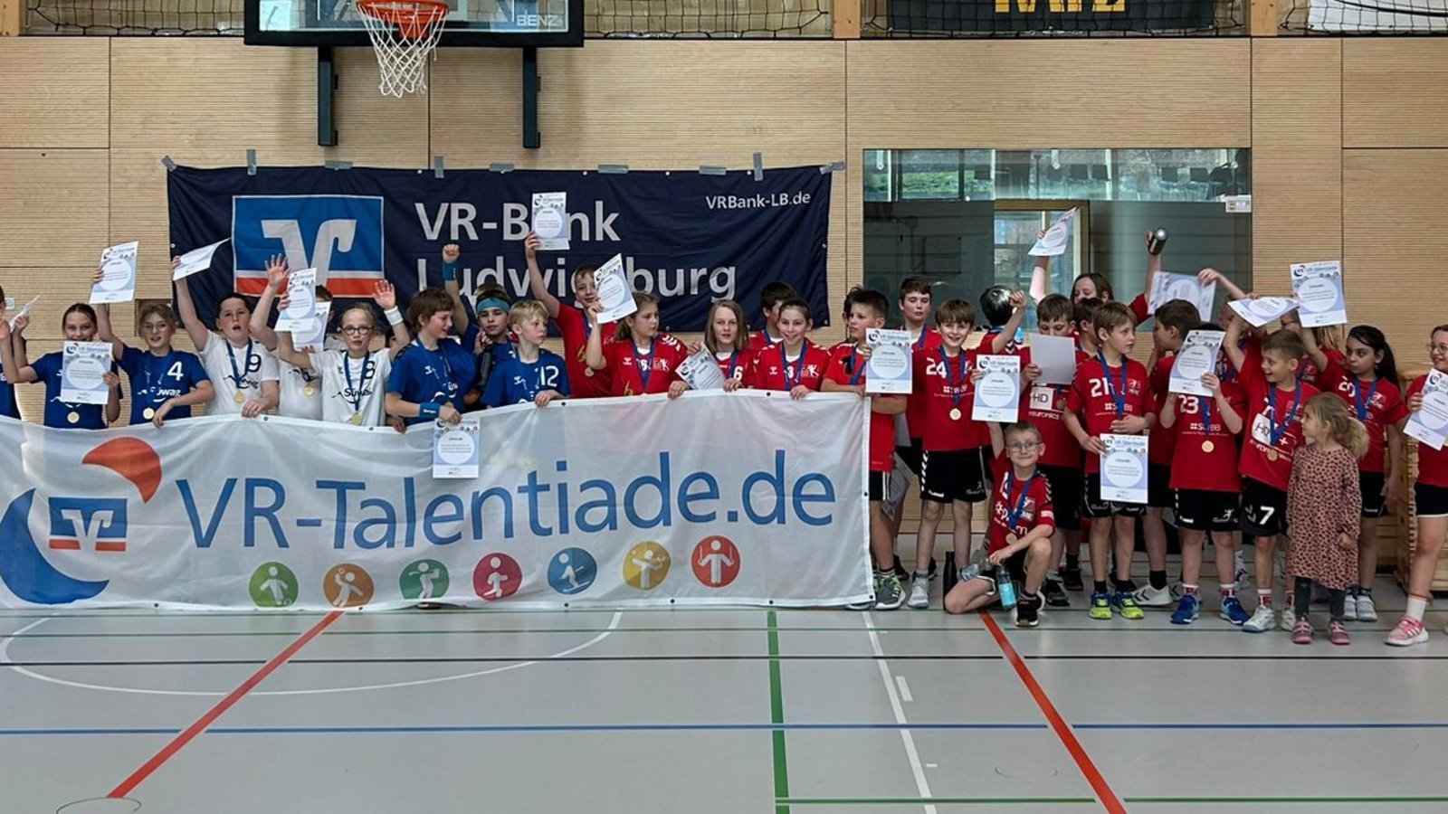 Mit Urkunden und Medaillen wurden die Handballtalente belohnt. Foto: privat Mit Urkunden und Medaillen wurden die Handballtalente belohnt. Foto: privat