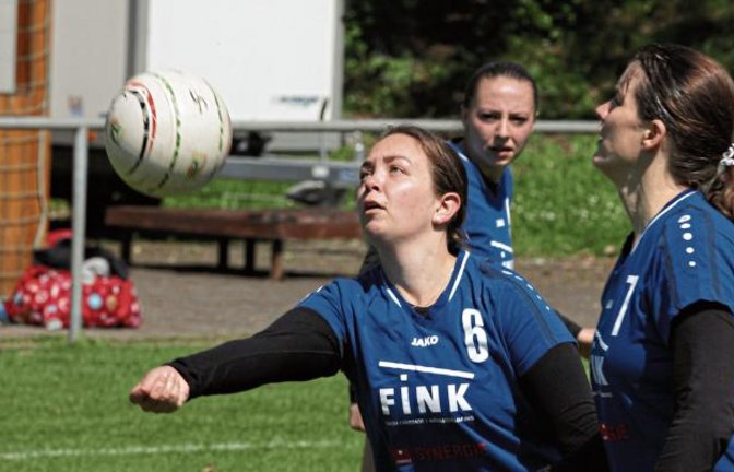 Mit Maximiliane Frölich (am Ball) will der TVV seinen dritten Sieg einfahren. Foto: Nachreiner