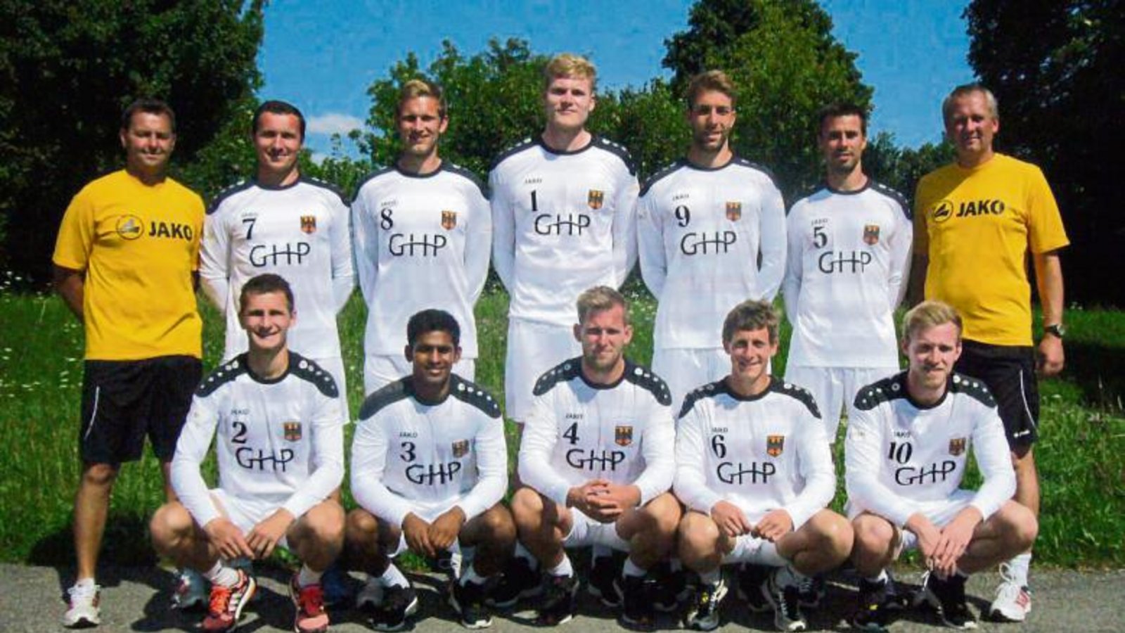Das deutsche Aufgebot für die WM 2015 in Argentinien: (stehend von links) Co-Trainer Chris Löwe, Steve Schmutzler, Christian Kläner, Patrick Thomas, Nick Trinemeier, Michael Marx und Bundestrainer Olaf Neuenfeld sowie (kniend von links) Fabian Sagstetter, Ajith Fernando, Lukas Schubert, Olaf Machelett und Sebastian Thomas  Foto: DFBL