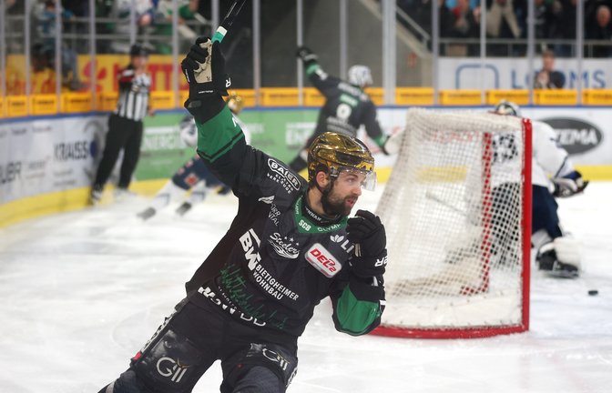 Nach dem 1:0 von Cole Fonstad (Bild) haben die Steelers auch am Ende Grund zu jubeln. <span class='image-autor'>Foto: Baumann</span>