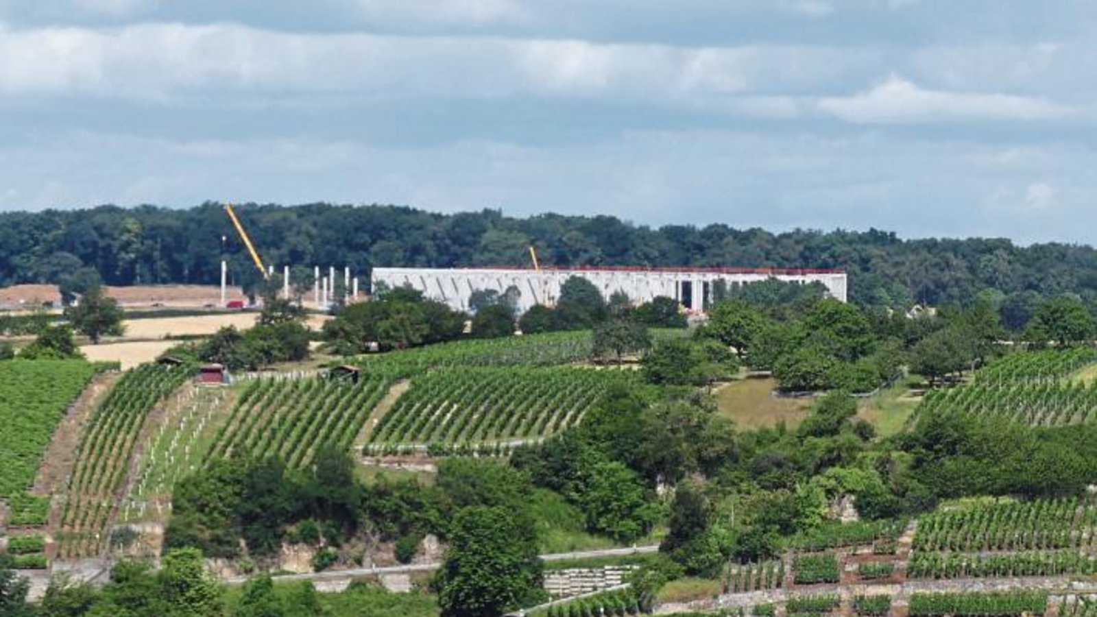 „Schockierender Blick zu dem neuen Waldäcker-Industriegebiet“ in Mühlacker, schreibt unser Leser Hans-Joachim Klingner zu seinem Foto. „Schockierender Blick zu dem neuen Waldäcker-Industriegebiet“ in Mühlacker, schreibt unser Leser Hans-Joachim Klingner zu seinem Foto.