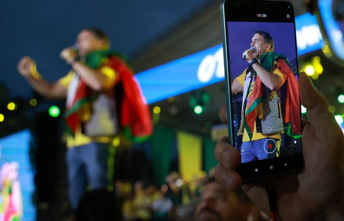 Der Einfluss, den Algorithmen auf den Ausgang von Wahlen nehmen, ist so groß wie nie zuvor. Das gilt nicht nur für Brasilien.<span class='image-autor'>Silvio Avila/afp</span>