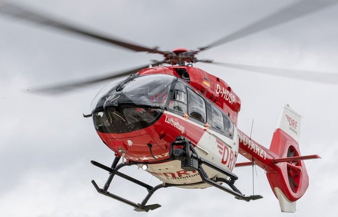In Mannheim war am Sonntag aufgrund eines schweren Unfalls ein Rettungshubschrauber im Einsatz.<span class='image-autor'>Daniel Karmann/dpa</span>