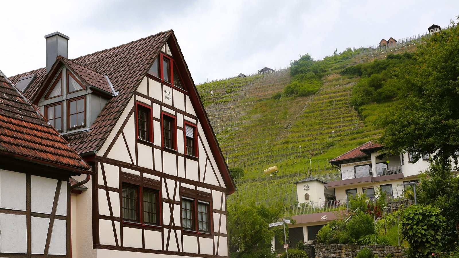 Ist Wein der touristisch zu vermarktende Kern von Vaihingen oder könnten es auch Fachwerkhäuser sein wie hier in Roßwag? Foto: Küppers